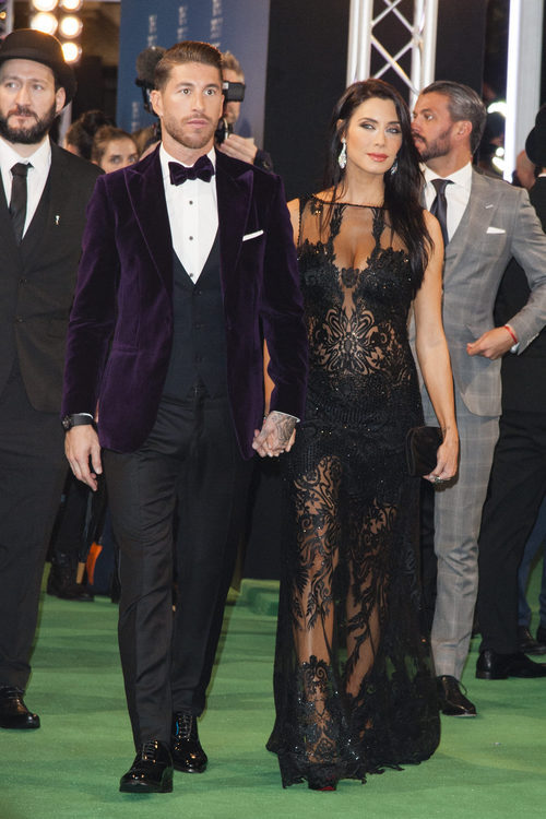 Pilar Rubio con un vestido negro acompañada de Sergio Ramos en la gala The Best de la FIFA