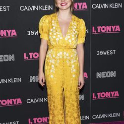 Emily Meade con un vestido largo en la premiere 'I, Tonya' en Nueva York