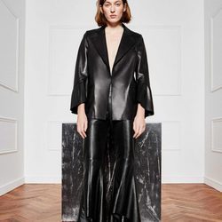 Traje de chaqueta de color negro de Uterqüe colección 'Atelier 2017'
