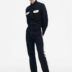 Total black masculino de Calvin Klein de la colección primavera jeans 2018