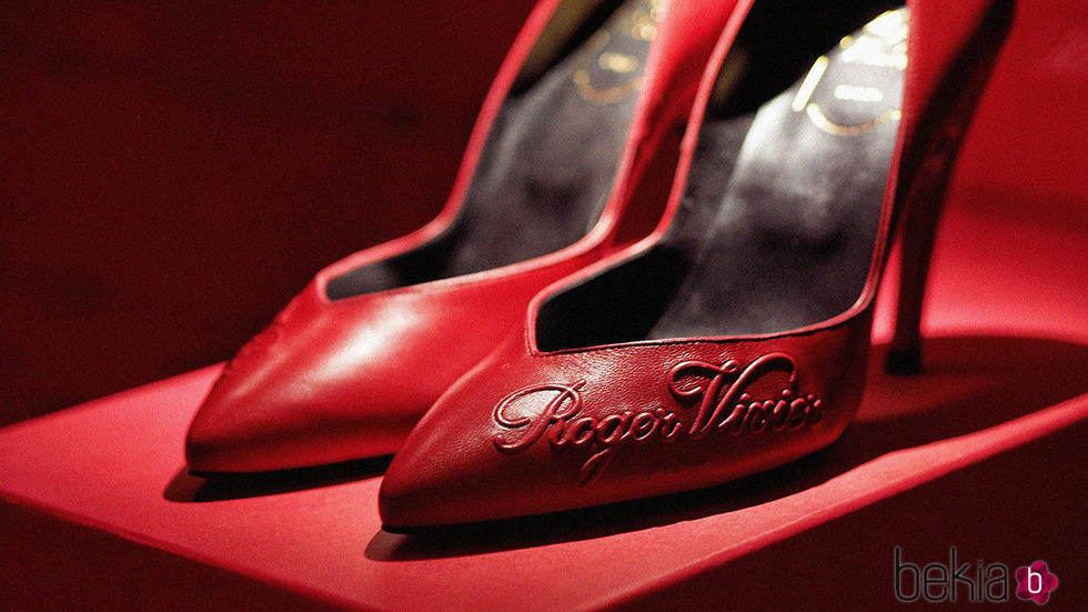 Stiletto de color 'rojo Vivier' de nueva colección para San Valetín de Roger Vivier