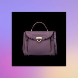Frontal bolso lila de la colección Pre-Spring 2018 de Salvatore Ferragamo
