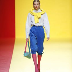 Pantalones por la rodilla de Ágatha Ruíz de la Prada otoño/invierno 2018/2019 en la Madrid Fashion Week