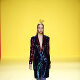 Vestido de sastrería de Ágatha Ruíz de la Prada otoño/invierno 2018/2019 en la Madrid Fashion Week