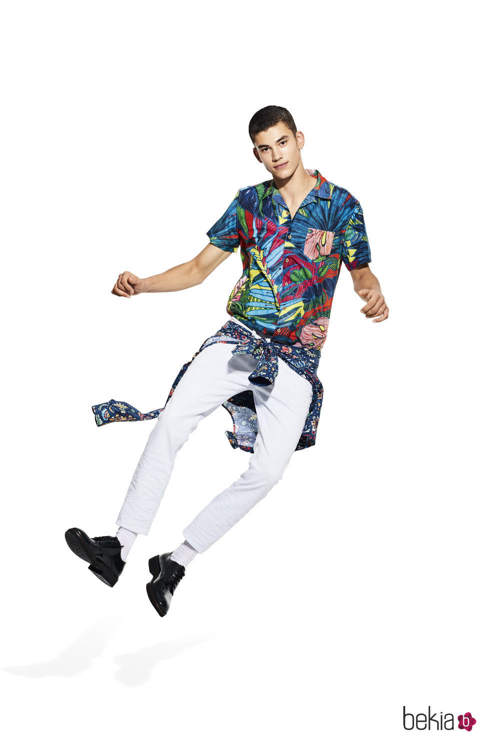 Camisa de hombre con estampados tropicales de la colección 'Unexpected' de Desigual para la temporada primavera/verano 2018