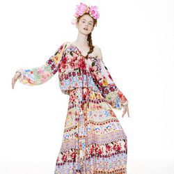 Vestido largo de mujer de la línea Bohemian Flowers de la colección 'Unexpected' de Desigual para la temporada primavera/verano 2018