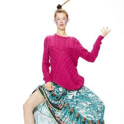 Jersey rosa y falda estampada de la línea Color Block de la colección 'Unexpected' de Desigual temporada primavera/verano 2018