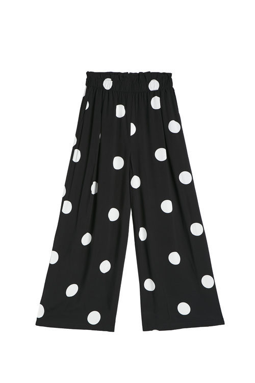 Pantalón negro con lunares blancos de la colección Beachwear SS18 de Oysho