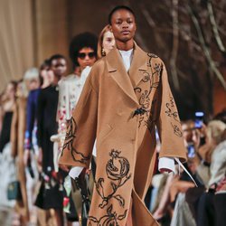 Desfile de Oscar de la Renta otoño/invierno 2018 en la Nueva York Fashion Week