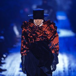Blusa roja con volantes de Marc Jacobs para otoño 2018 en la Nueva York Fashion Week