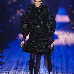 Vestido verde brillante con volumen de Marc Jacobs para otoño 2018 en la Nueva York Fashion Week