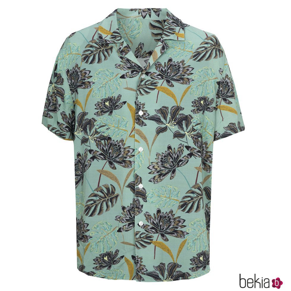 Camisa verde con estampado flora de la Nueva Colección de Pull and Bear Primavera/Verano 2018