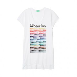 Camiseta blanca con tonalidades de United Colors Of Benetton de la colección para primavera/verano 2018