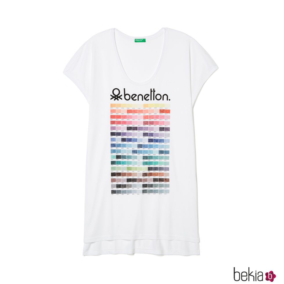 Camiseta blanca con tonalidades de United Colors Of Benetton de la colección para primavera/verano 2018