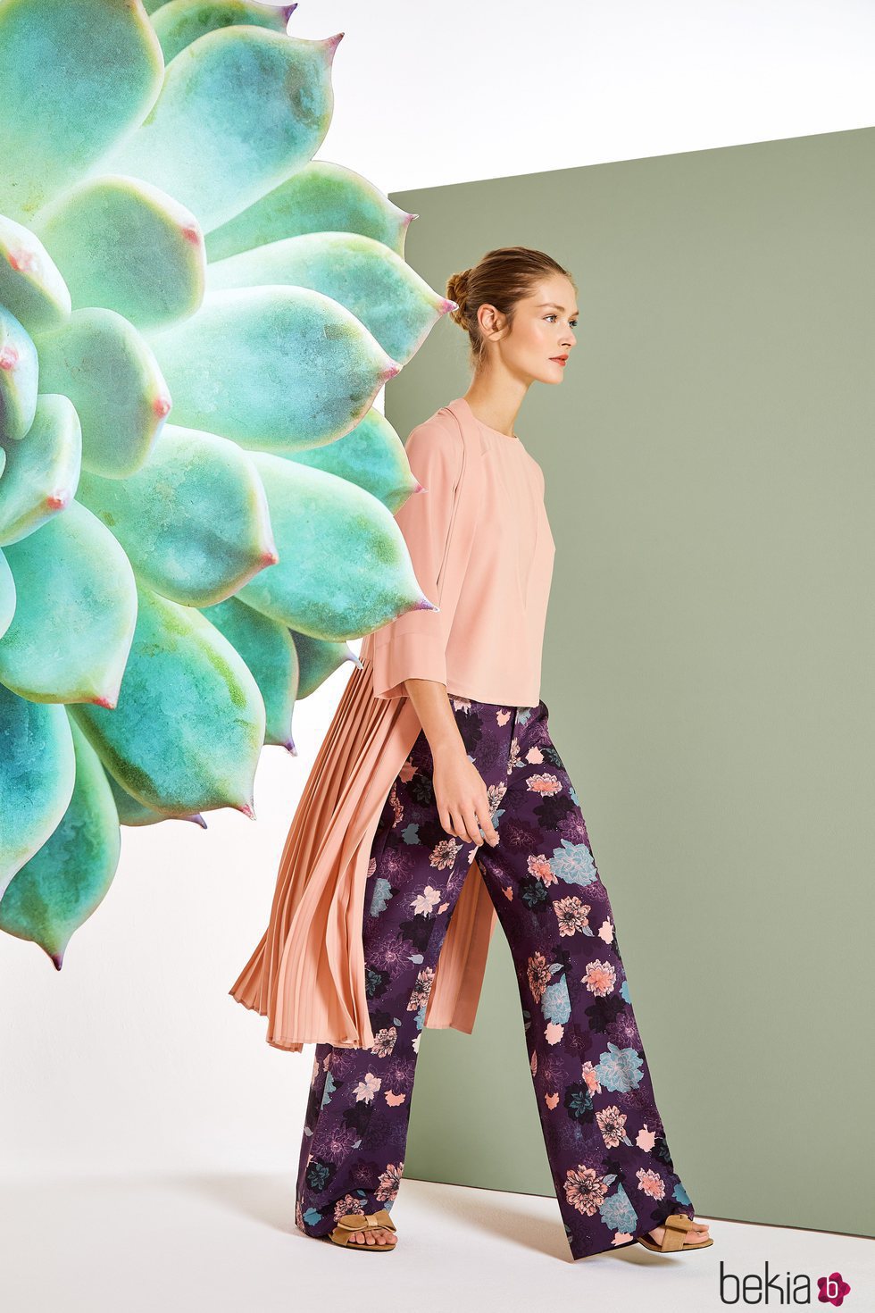 Pantalón ancho y blusa fluida de la colección primavera/verano 2018 de Trucco