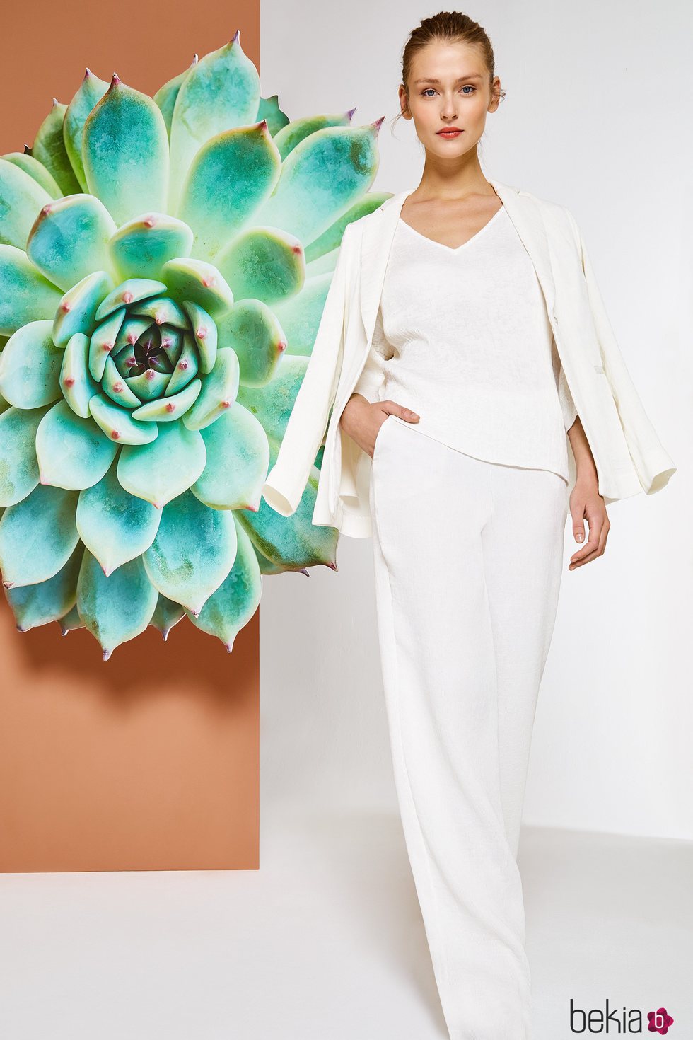 Conjunto de prendas blancas de la colección primavera/verano 2018 de Trucco