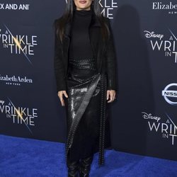 Salma Hayek con un look total black en la premiere de 'A wrinkle in time'