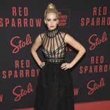 Jennifer Lawrence con un vestido negro de transparencias en el estreno de 'Red Sparrow'