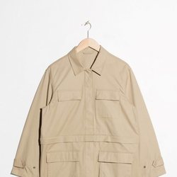 chaqueta militar en color beige e la Nueva Colección Primavera/Verano 2018 de & Other Stories