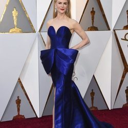 Nicole Kidman con un vestido ajustado en la alfombra roja de los Premios Oscar 2018