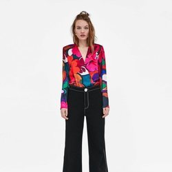 Body con estampado de flores de colores de la Nueva Colección de Zara 2018