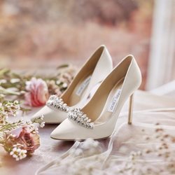 Zapatos de tacón con cristales de swarovski inspirados en la cenicienta de Jimmy Choo Bridal 2018