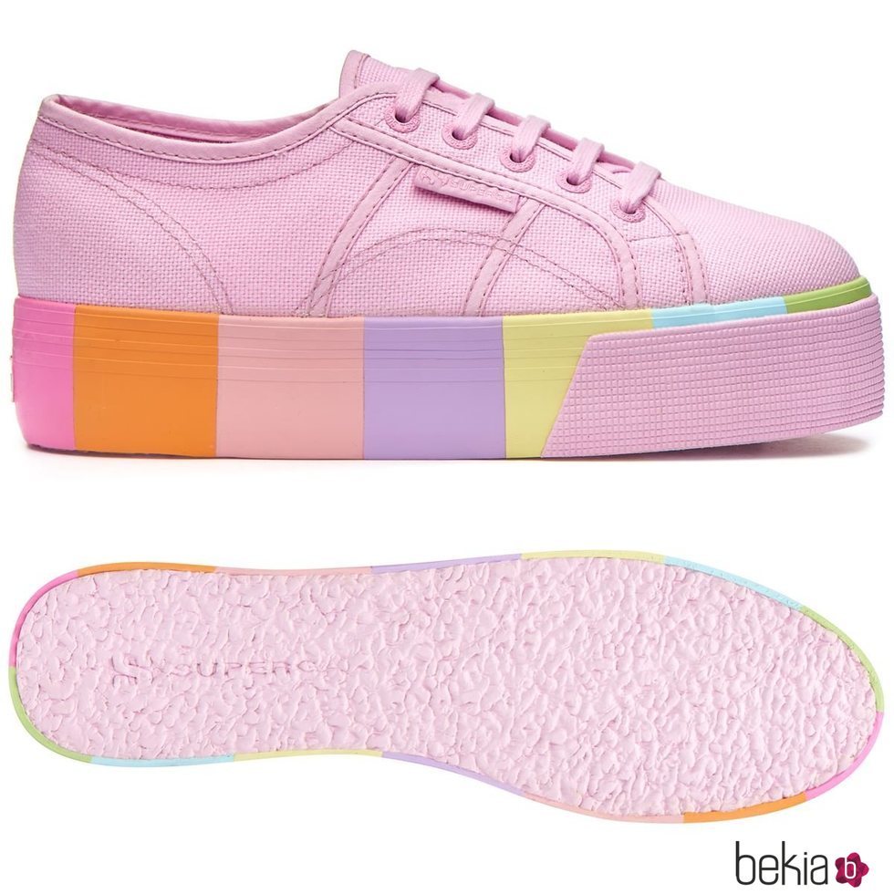 Zapatillas rosa claro con la plataforma a colores de Superga primavera/verano 2018