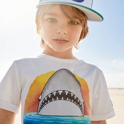 Camiseta de tiburón para niño de una colección exclusiva de H&M con dos diseñadores graficos
