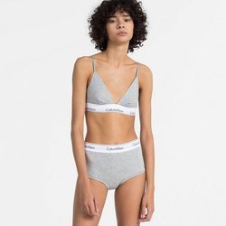 Conjunto en color gris de algodón de la nueva colección de Calvin Klein primavera/verano 2018