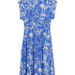 Vestido azul con estampado de frutas en color blanco de la nueva colección cápsula primavera/verano 2018 Bridalde & Other Stories