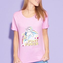 Camiseta rosa con el estampado de un Pony de la nueva colección cápsula de Tezenis 2018