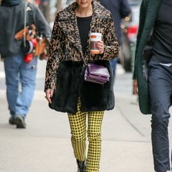 Olivia Palermo con unos pantalones de Zara por Nueva York