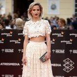 Ana Fernández con un dos piezas 'total white' en el Festival de Cine de Málaga
