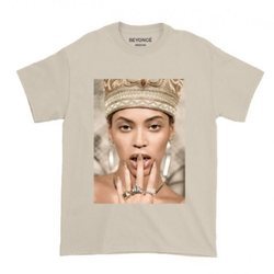 Camiseta con el rostro de la cantante de la colección de Beyoncé inspirada en Coachella