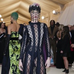 Cara Delevingne viste de Dior en la Gala Met 2018