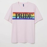 Camiseta con la palabra 'Pride' de la nueva colección 'Love for All' de H&M