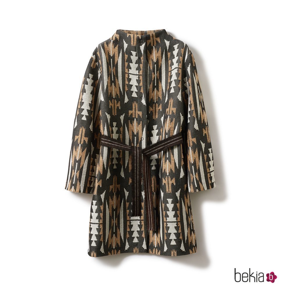 Abrigo  largo de mujer con estampado étnico de la nueva colección otoño/invierno 2018/2019 de Sisley