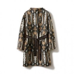 Abrigo  largo de mujer con estampado étnico de la nueva colección otoño/invierno 2018/2019 de Sisley