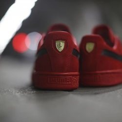 Parte trasera de las nuevas zapatillas de Puma SF Suede 50 con la colaboración de Ferrari 2018