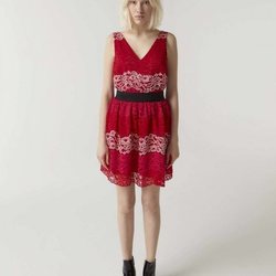 Vestido corto rojo de encaje de la nueva colección primavera/verano de Sisley 2018
