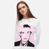 Sudadera blanca de la colección de Calvin Klein dedicada a Andy Warhol