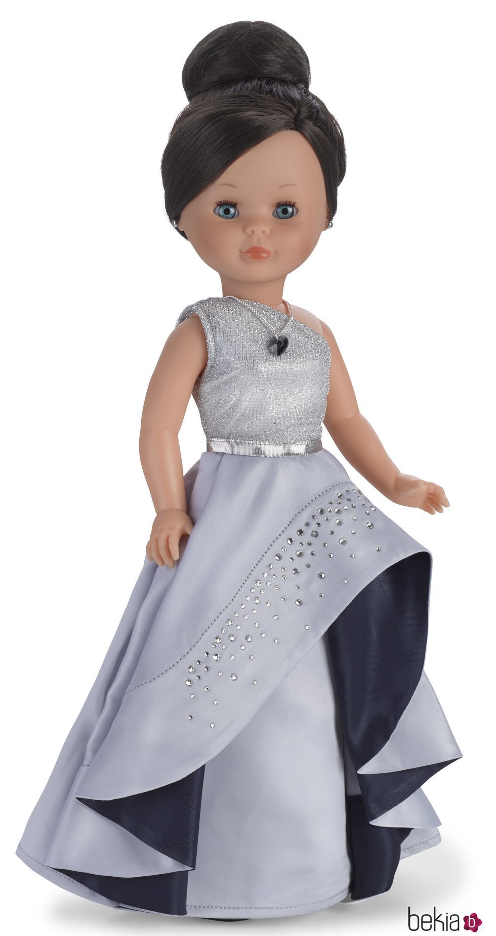 Una edición exclusiva de Nancy con incrustaciones de Swarovski celebra los 50 años de la muñeca