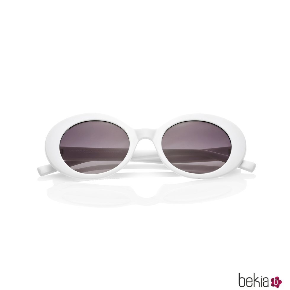 Gafas blancas de la colección primavera/verano 2018 de Benetton
