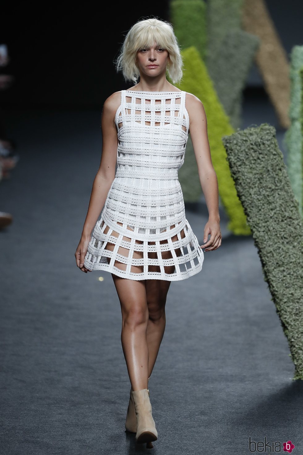 Vestido con transparencias de Teresa Helbig en Madrid Fashion Week primavera/verano 2019