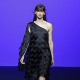 Vestido de flecos de Roberto Torretta en Madrid Fashion Week primavera/verano 2019
