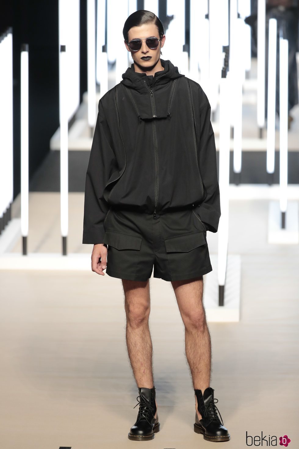 Pantalón corto y chaqueta de Juanjo Oliva primavera/verano 2019 en la Madrid Fashion Week
