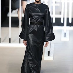 Vestido largo de Juanjo Oliva primavera/verano 2019 en la Madrid Fashion Week