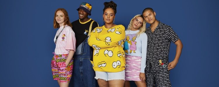 Modelos con prendas de los Simpson de la nueva colección cápsula de Asos 2018