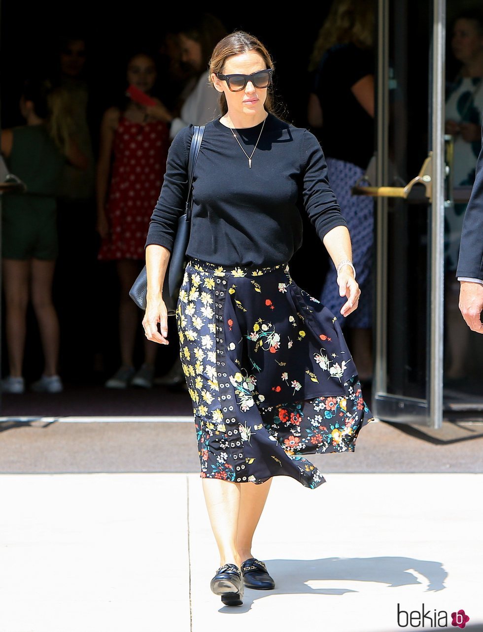 Jennifer Garner con una falda de flores en Los Ángeles 2018