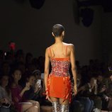 Total look glitter y naranja de Jeremy Scott primavera/verano 2019 en la New York Fashion Week